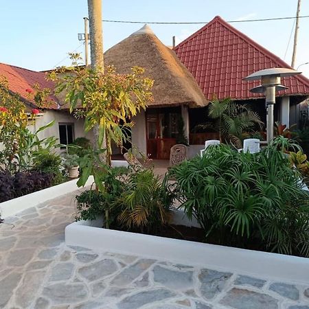 Mia Safari Lodge And Restaurant Entebbe Kültér fotó