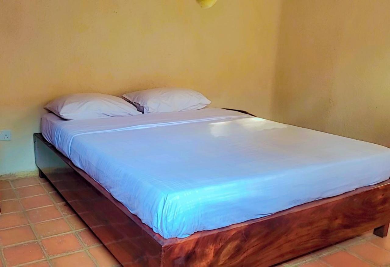 Mia Safari Lodge And Restaurant Entebbe Kültér fotó