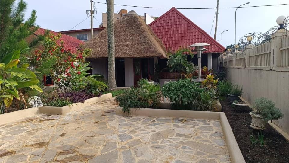 Mia Safari Lodge And Restaurant Entebbe Kültér fotó