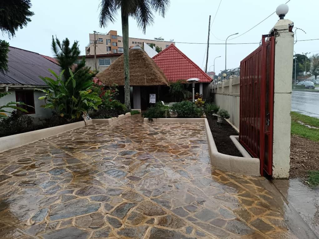 Mia Safari Lodge And Restaurant Entebbe Kültér fotó