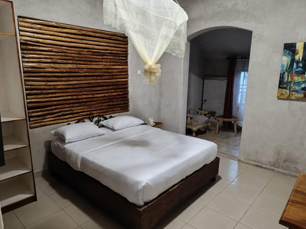 Mia Safari Lodge And Restaurant Entebbe Kültér fotó